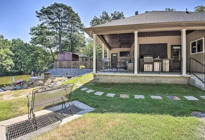 Lakefront Hot Springs Retreat W/ Deck & Grill