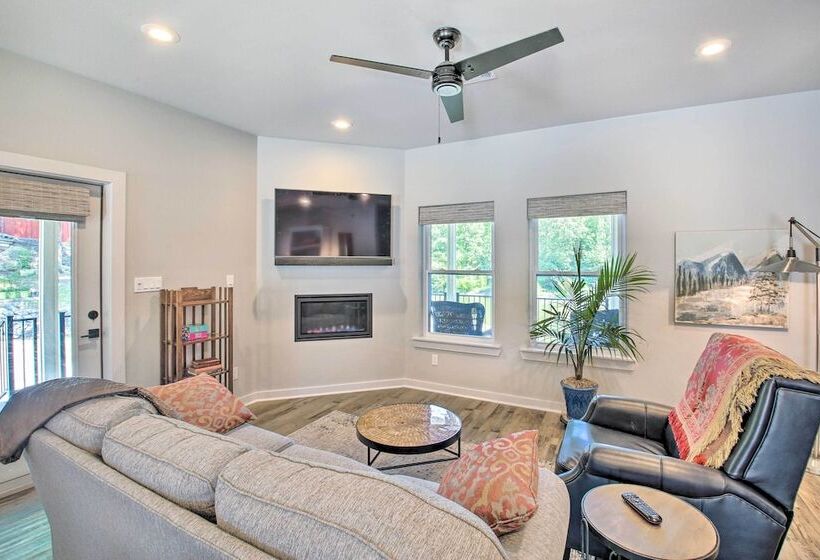 Lakefront Hot Springs Retreat W/ Deck & Grill