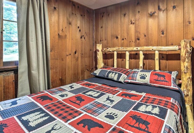 Lakefront Minocqua Cabin W/ Dock & Fire Pit!