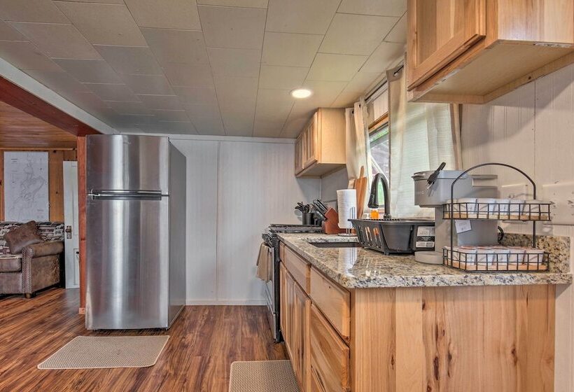 Lakefront Minocqua Cabin W/ Dock & Fire Pit!