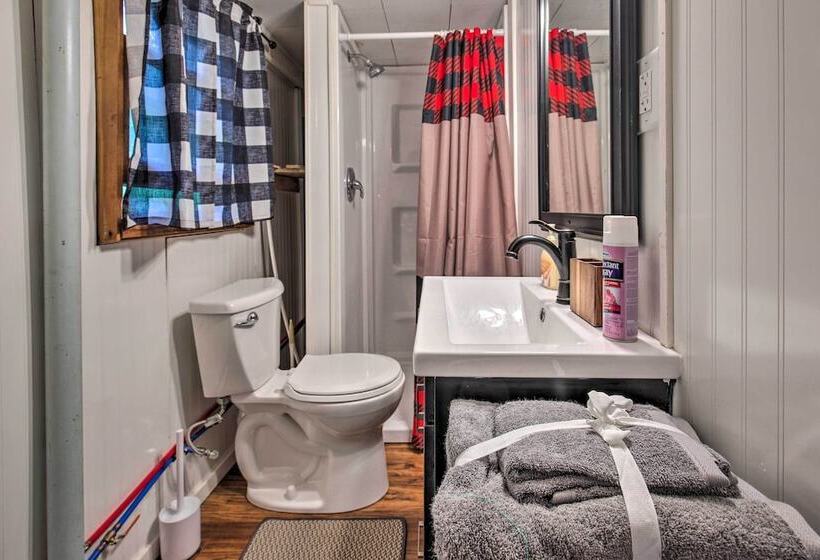 Lakefront Minocqua Cabin W/ Dock & Fire Pit!