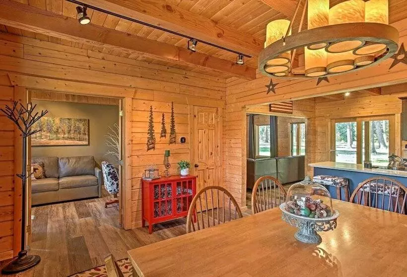 Luxury Lodge: Hot Tub, Snowmobiling & Atv Access!