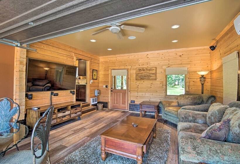 Luxury Lodge: Hot Tub, Snowmobiling & Atv Access!