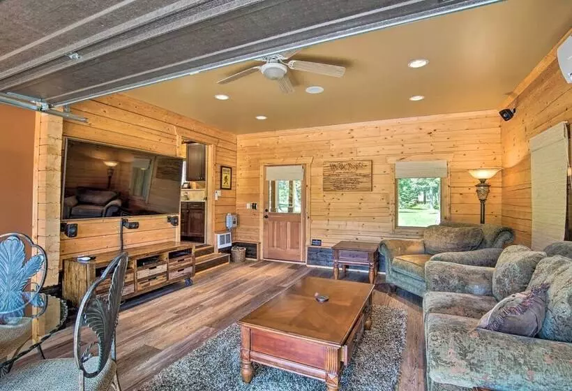 Luxury Lodge: Hot Tub, Snowmobiling & Atv Access!