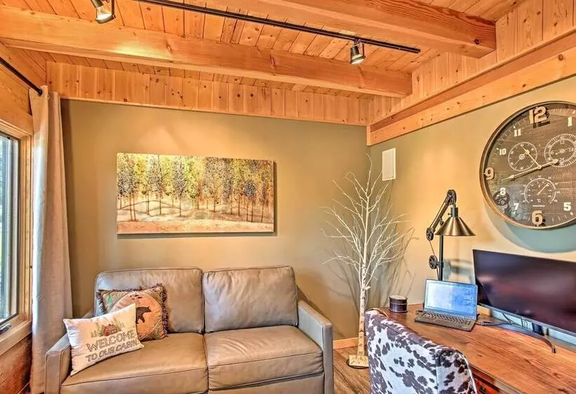 Luxury Lodge: Hot Tub, Snowmobiling & Atv Access!