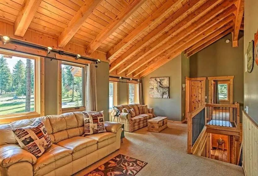 Luxury Lodge: Hot Tub, Snowmobiling & Atv Access!