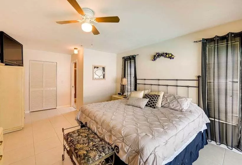 Marco Island Retreat W/ Pool ~ 1 Mi To Beach