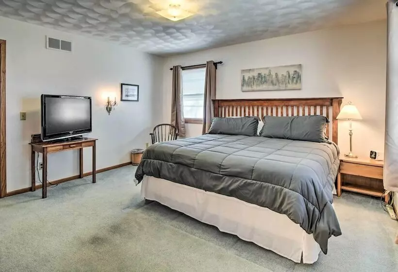 Mount Pleasant Home   2 Mi To Charming Downtown!