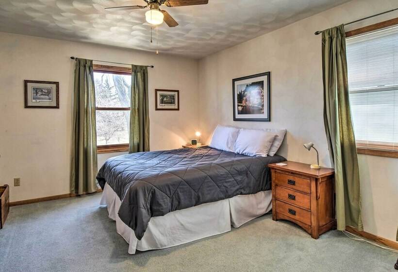 Mount Pleasant Home   2 Mi To Charming Downtown!