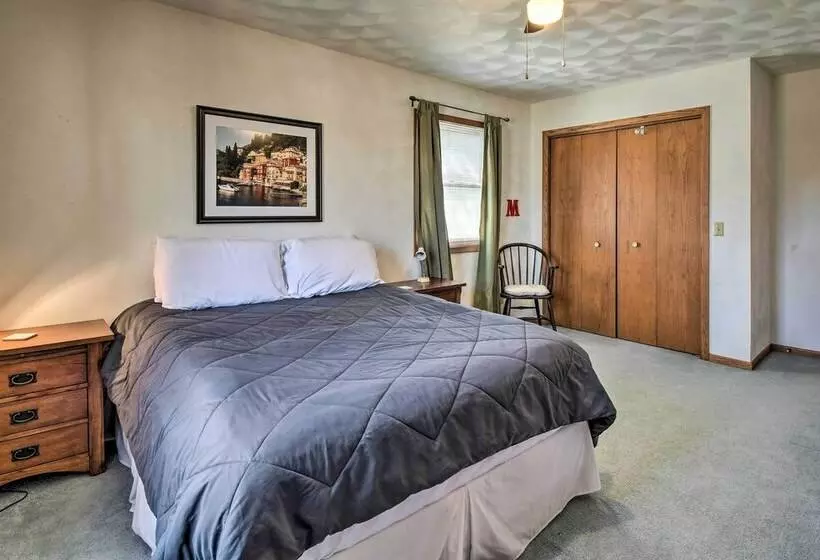 Mount Pleasant Home   2 Mi To Charming Downtown!