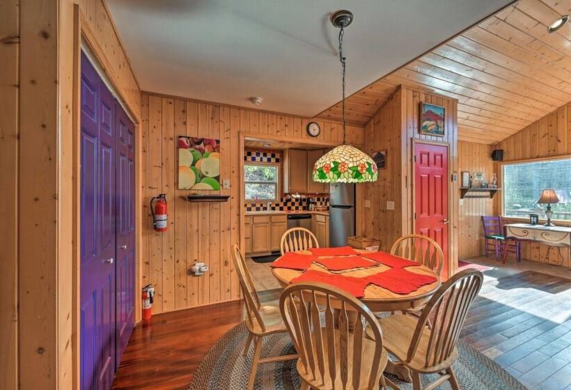 North Carolina Escape W/ Deck, Grill & Fire Pit!