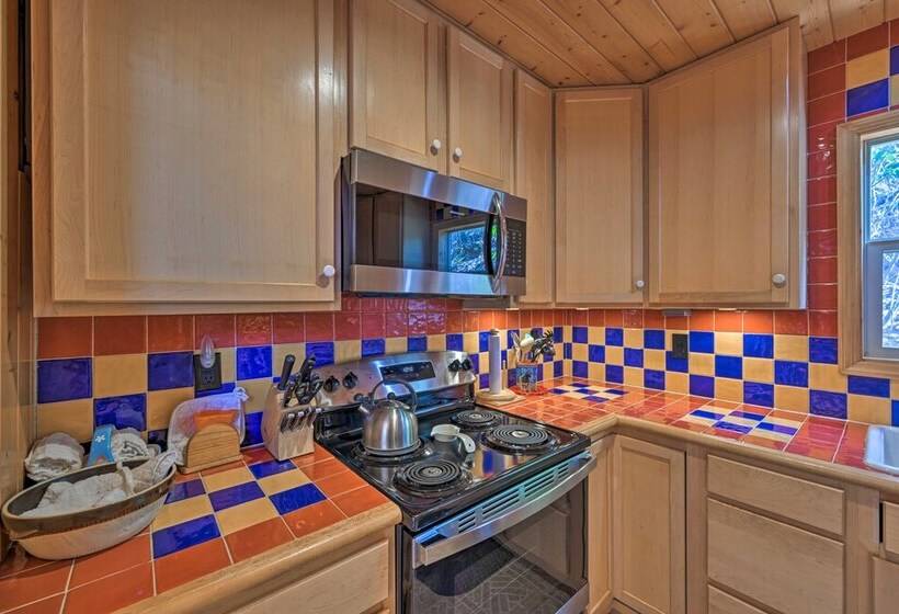 North Carolina Escape W/ Deck, Grill & Fire Pit!