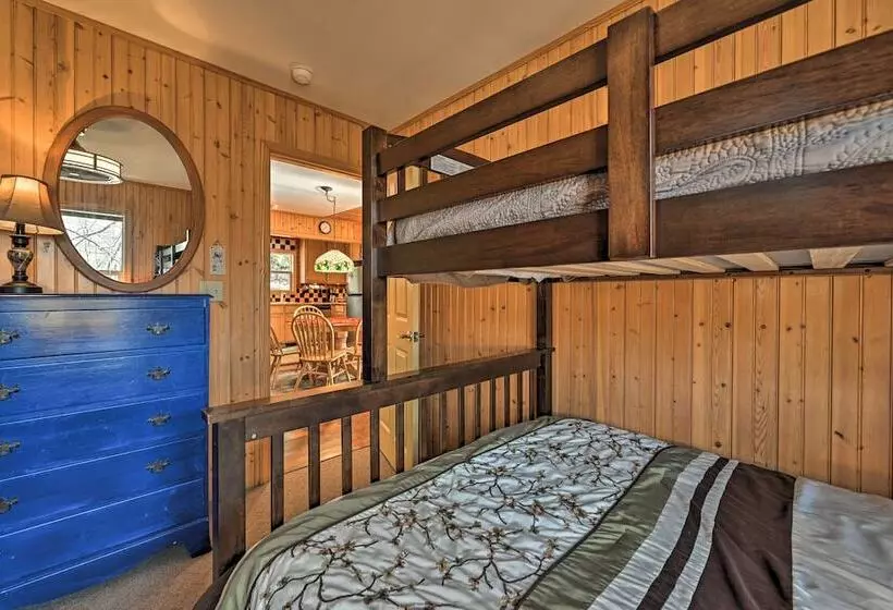 North Carolina Escape W/ Deck, Grill & Fire Pit!