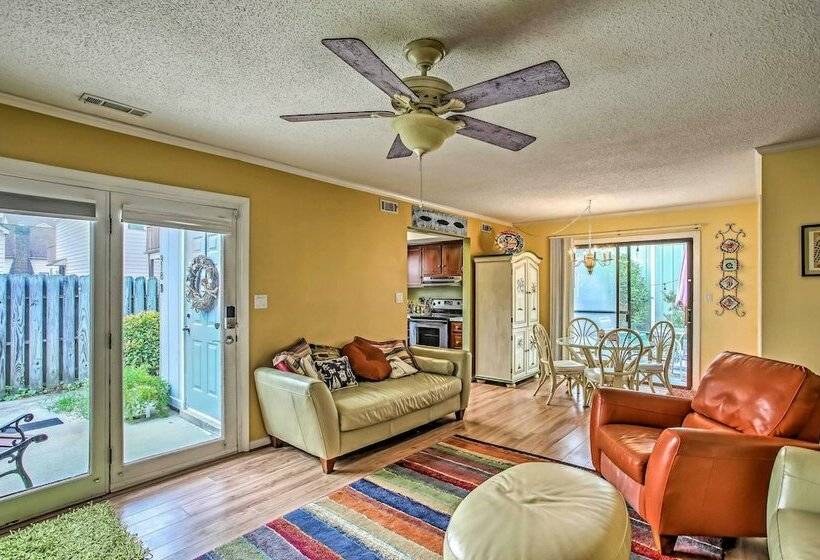 4 Mi To Barefoot Landing: North Myrtle Beach Home