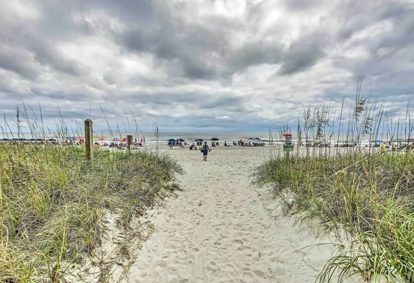 4 Mi To Barefoot Landing: North Myrtle Beach Home