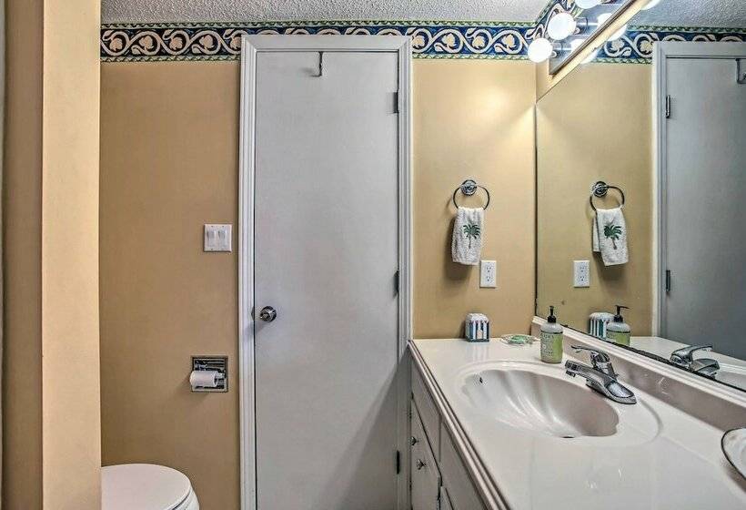 4 Mi To Barefoot Landing: North Myrtle Beach Home