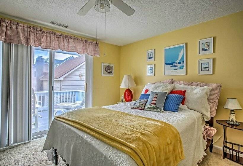 4 Mi To Barefoot Landing: North Myrtle Beach Home