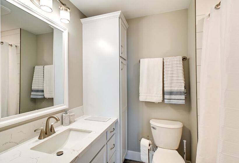 Ocean Shores Home W/ Game Room   Walk To Beaches!