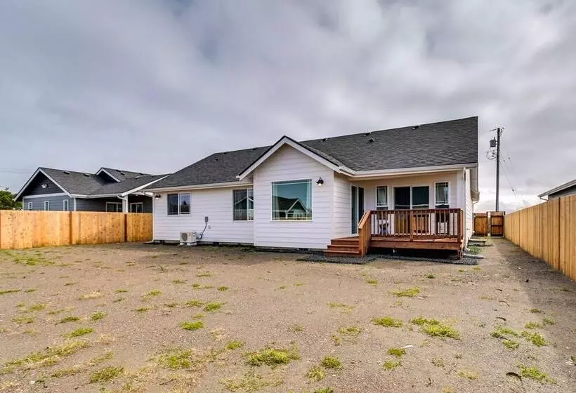 Ocean Shores Home W/ Game Room   Walk To Beaches!