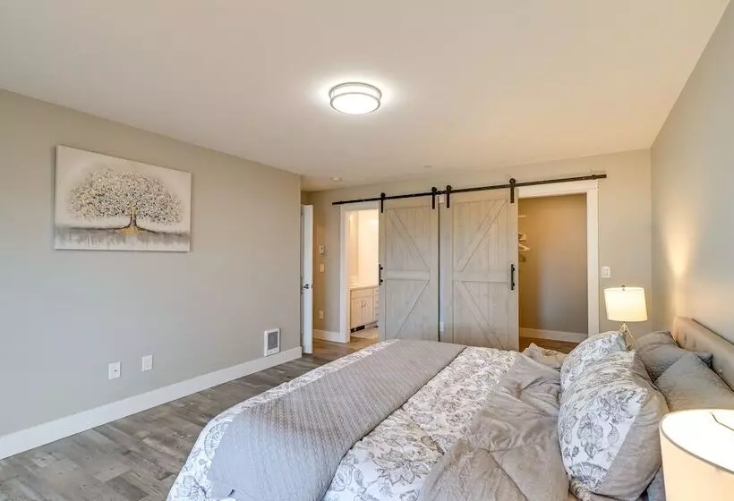 Ocean Shores Home W/ Game Room   Walk To Beaches!