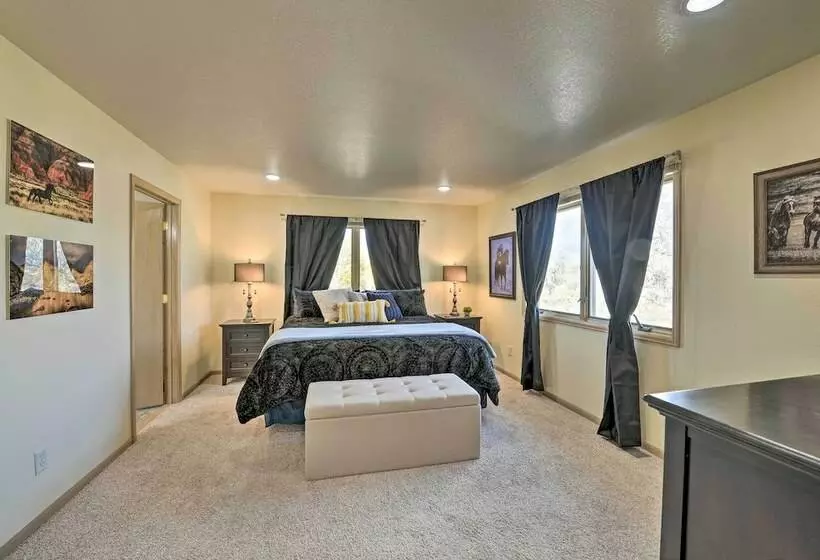 Outdoor Enthusiasts  Retreat W/ Hot Tub, Deck