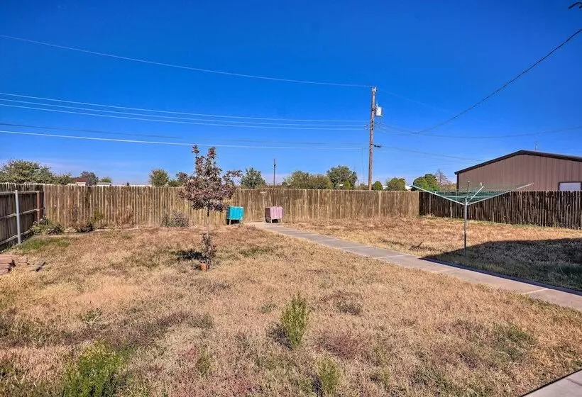 Peaceful Portales Escape W/ Patio & Grill!