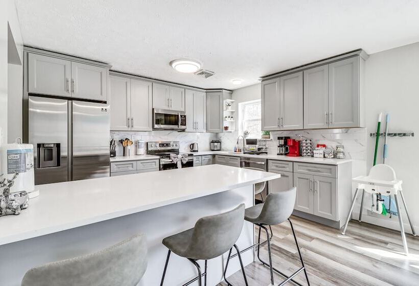 Hot Tub, Game Room: Peaceful Poconos Home!