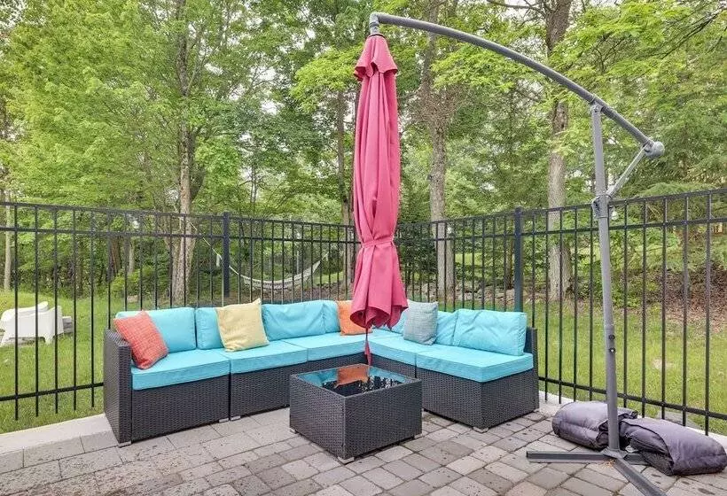 Hot Tub, Game Room: Peaceful Poconos Home!