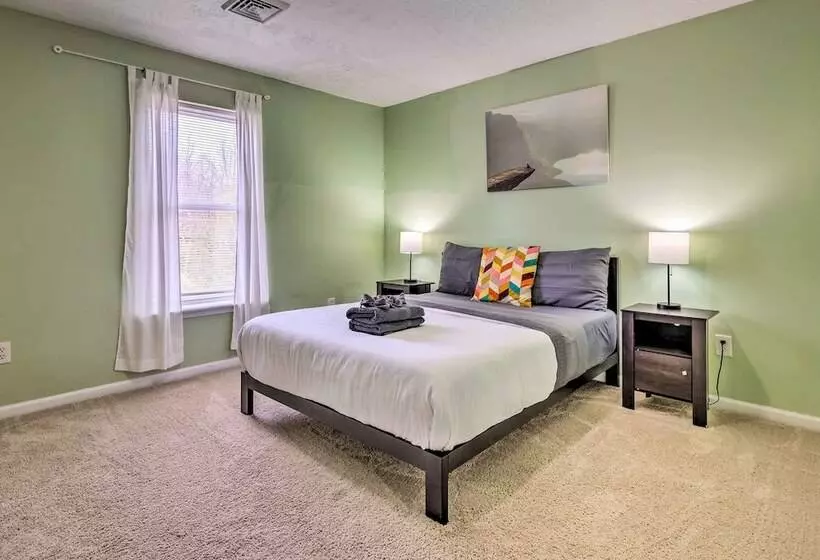 Hot Tub, Game Room: Peaceful Poconos Home!