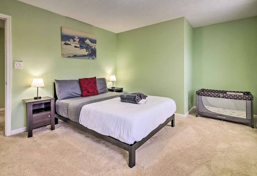 Hot Tub, Game Room: Peaceful Poconos Home!