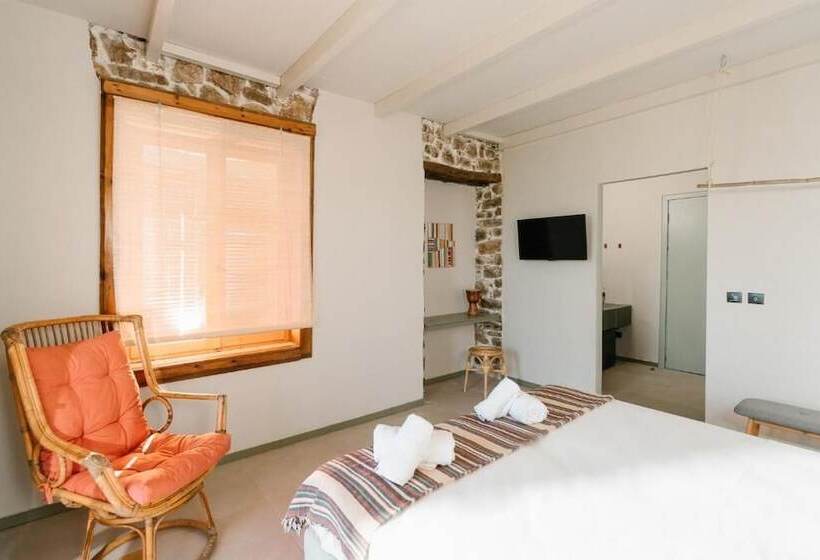 פנסיון Filanthi The Project