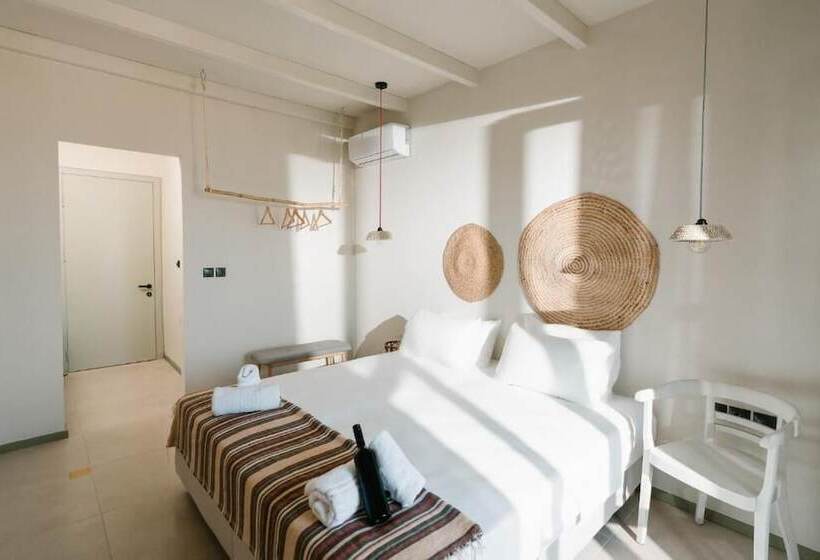 פנסיון Filanthi The Project