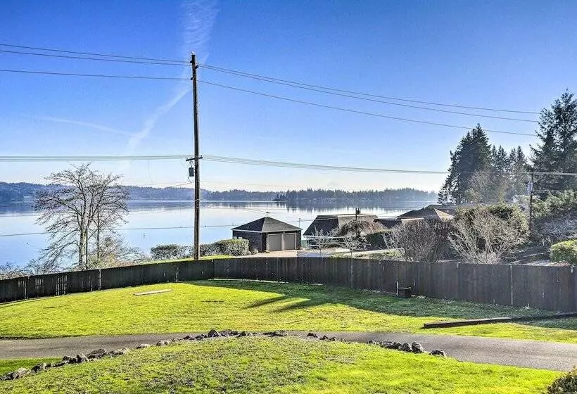 Puget Sound Cabin With Hot Tub And Water Views!