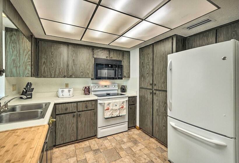 Punta Gorda Home With Backyard ~ 1 Mile To Dtwn!