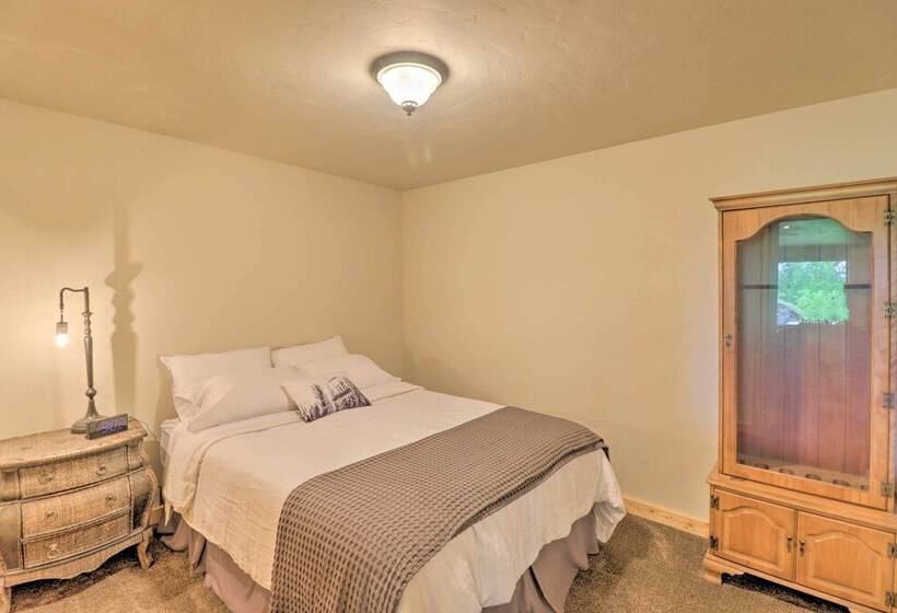 Quiet + Elegant Whitefish Home W/ Hot Tub