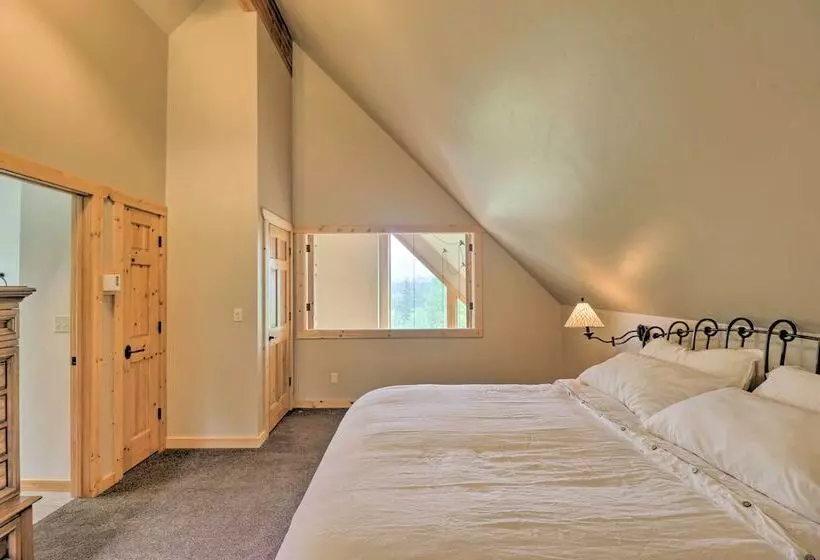 Quiet + Elegant Whitefish Home W/ Hot Tub
