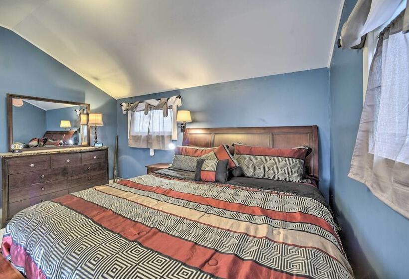 Quiet Oneonta Home   Walk To Historic Dtwn!