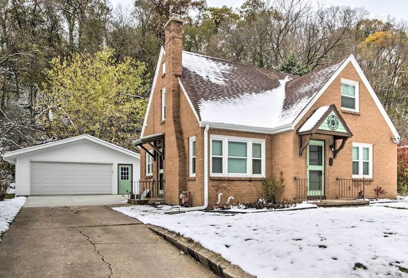 Renovated Historic Home < 1 Mile To Eagle Point!