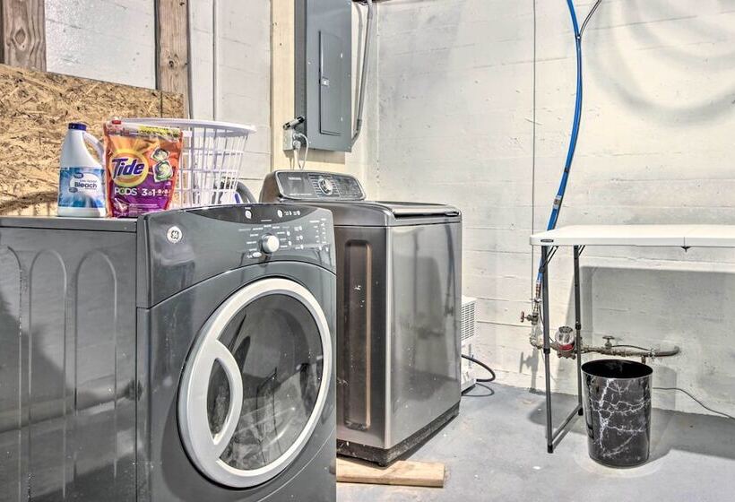 Renovated Historic Home < 1 Mile To Eagle Point!