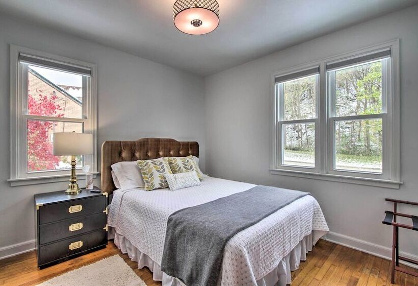 Renovated Historic Home < 1 Mile To Eagle Point!