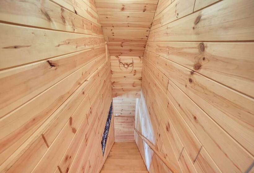 6 Mi To Shingleton: Manistique Home W/ Yard!