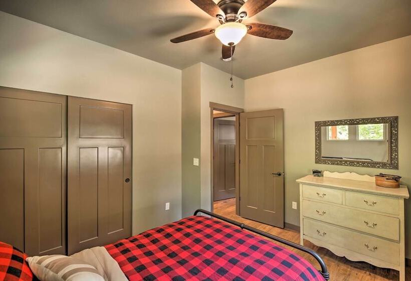 Rustic Cabin Near Mt Rainier: Fire Pit & Bbq!