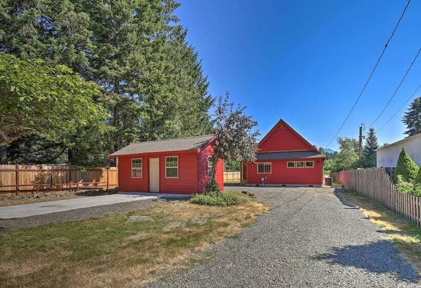 Rustic Cabin Near Mt Rainier: Fire Pit & Bbq!
