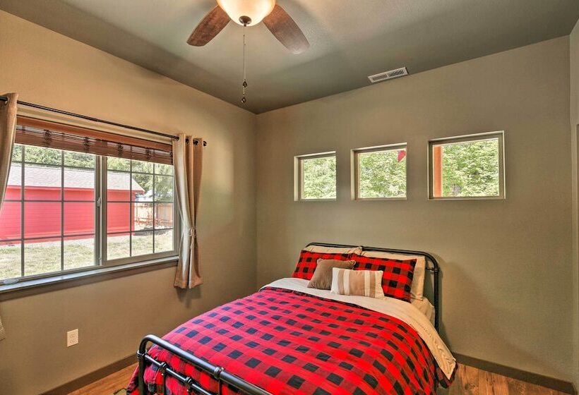 Rustic Cabin Near Mt Rainier: Fire Pit & Bbq!