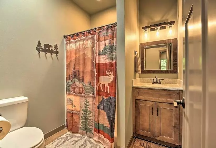 Rustic Cabin Near Mt Rainier: Fire Pit & Bbq!