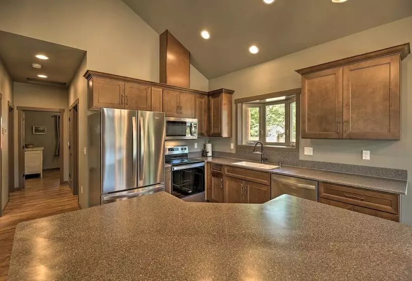 Rustic Cabin Near Mt Rainier: Fire Pit & Bbq!