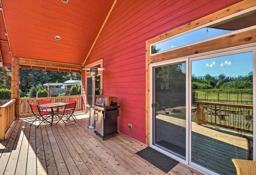 Rustic Cabin Near Mt Rainier: Fire Pit & Bbq!