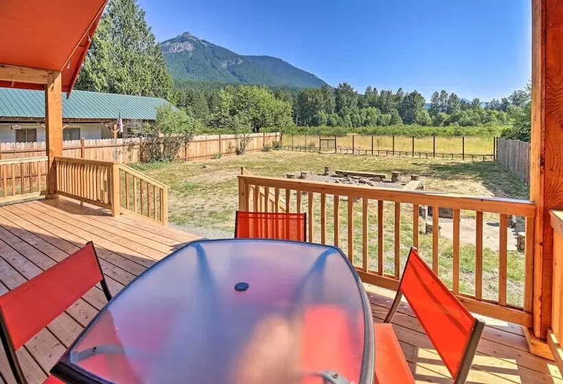 Rustic Cabin Near Mt Rainier: Fire Pit & Bbq!