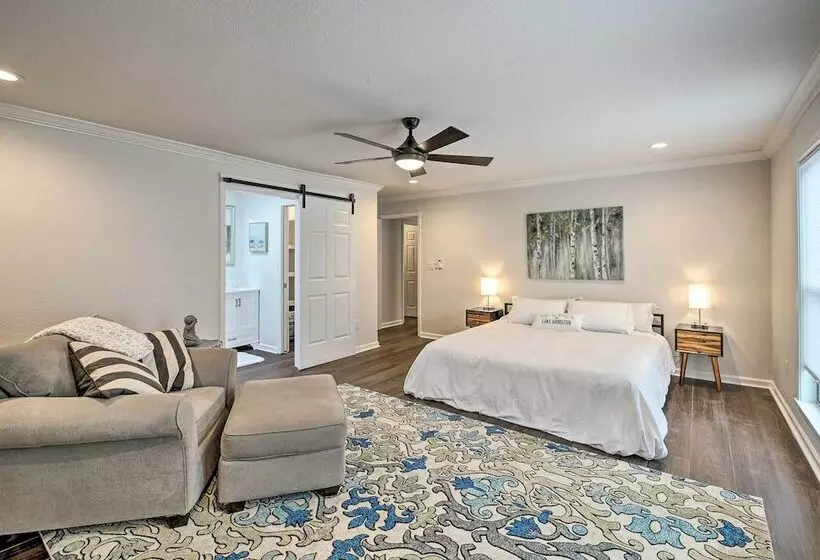 Boat Dock & Kayaks: Waterfront Hot Springs Home!