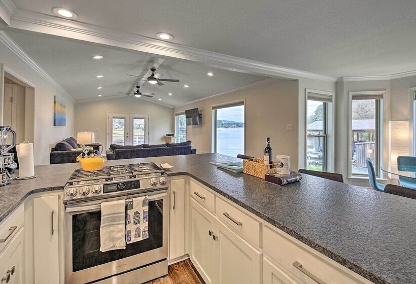 Boat Dock & Kayaks: Waterfront Hot Springs Home!